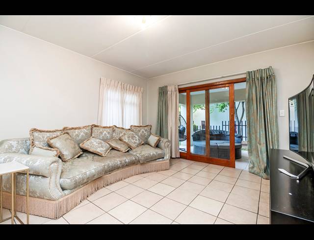 2 BEDROOM TOWNHOUSE RENTED IN PAULSHOF